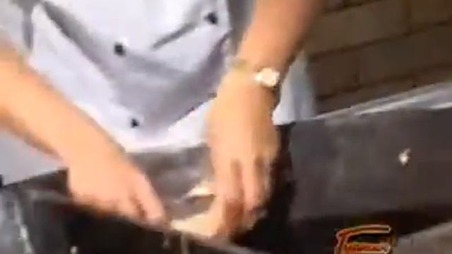 Куринное бедро фаршированное сыром