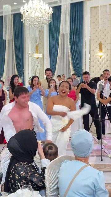 тойда шешініп биледі кослайк той дарина смотреть онлайн