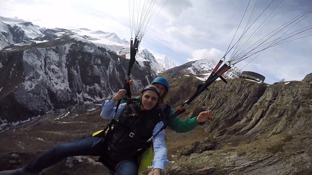 010875 gudauri paragliding полет гудаури skyatlantida com gadauriparagliding com بالترادف بالمظلات смотреть онлайн