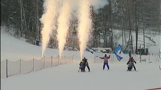 В «Бобровом логу» учат кататься особенных детей смотреть онлайн