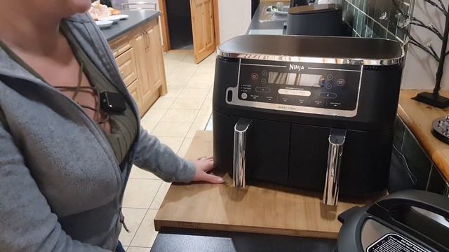 Ninja Air Fryer part baked bread rolls смотреть онлайн