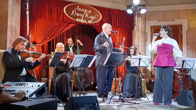 За окном холодный свет. QUEENtet Сергея Мазаева смотреть онлайн