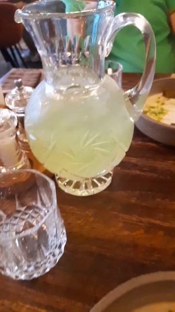 Долма, суп с мини-хинкали, лимонад Тархун ресторан ГУРУ Смоленск #restaurant #еда #вкусно #food смотреть онлайн