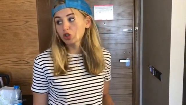 В каждом отеле есть такие туристы! смотреть онлайн