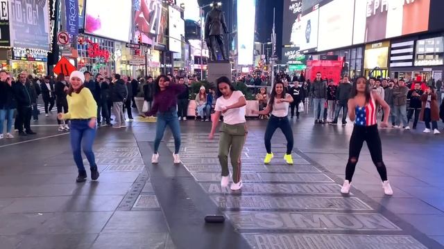 Rajitdev | Wakhra Swag at Times Square | Kala Chashma Dance смотреть онлайн