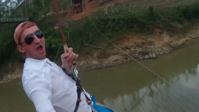 Поладько во Вьетнаме, 18-й год смотреть онлайн
