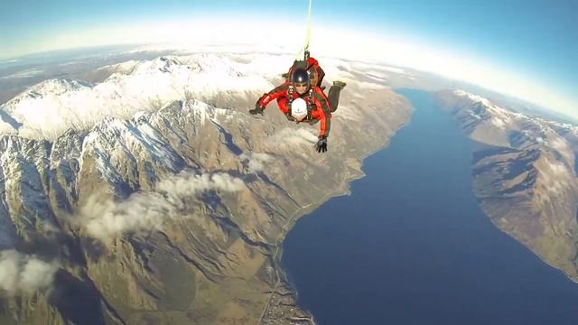 Notaris Michael melakukan Sky Diving 50.000 feet di Queenstown, New Zealand смотреть онлайн