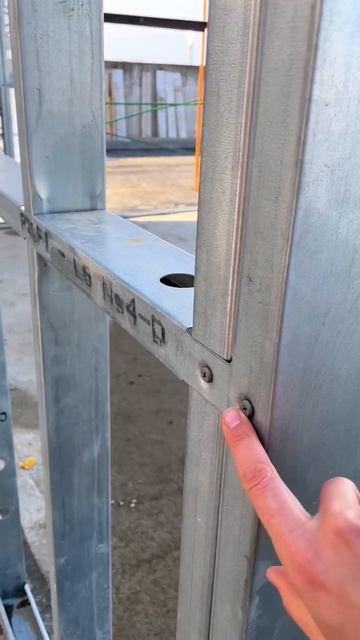 Пуклёвка деталей ЛСТК #лстк #быстровозводимыездания #каркасныйдом смотреть онлайн