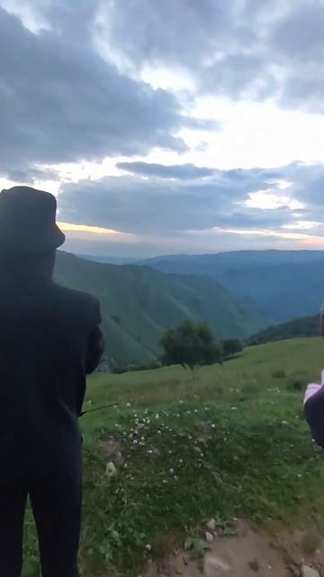 чудесный рассвет в Джилы-Су. #ставрополь #кемпинг #джилысу #путешествия #живемкилометрами смотреть онлайн