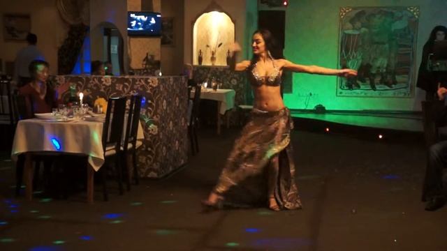 Пляшущая самка смотреть онлайн