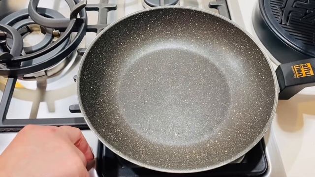 French toast salato con: cheddar, pomodorini confit, bacon e salsa burger!! смотреть онлайн