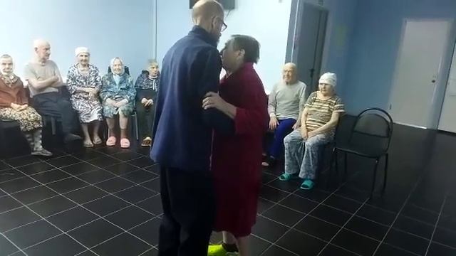Танцевальная пауза смотреть онлайн