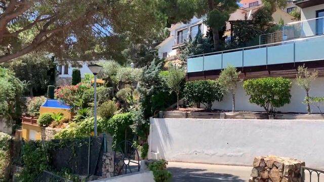 Влог: Пешком из Льорет-де-Мар в сторону Тосса-де-Мар | Коста Брава 2023 | Пляж Canyelles смотреть онлайн