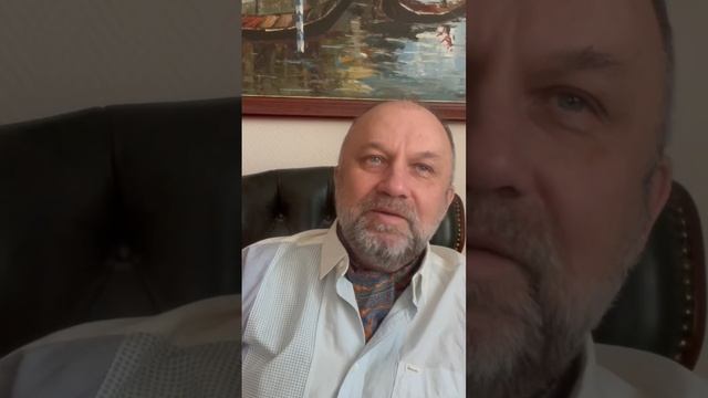 Латинский крест Казанского собора ⛪️ влечёт к себе народ… смотреть онлайн