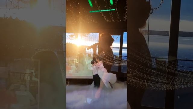 Анастасия Ярославцева🦋 ведущая которая поёт -промо со свадьбы Виктории💕Дмитрия смотреть онлайн