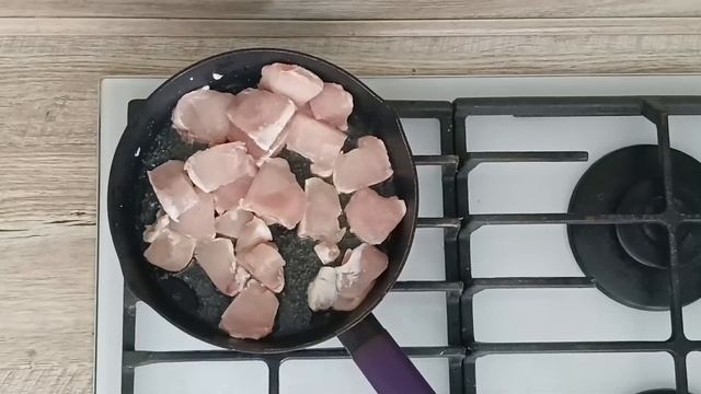 КАК ПРИГОТОВИТЬ ПИЦЦУ ЦЕЗАРЬ В ДУХОВКЕ НА ДРОЖЖЕВОМ ТЕСТЕ? Домашняя, вкусная, с сыром и курицей смотреть онлайн