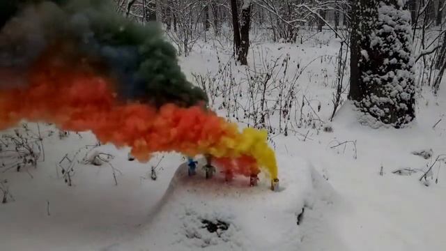 Цветной дым голубой, зелёный, оранжевый, красный, жёлтый, арт. MA0509/mix смотреть онлайн