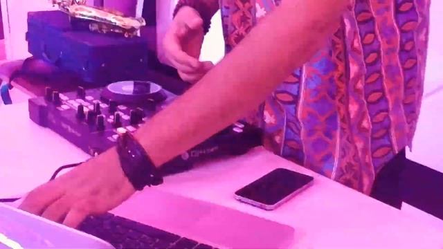 djay Davri Дар туйи Бадахшониё ресторан Якачинор Ана Рақсҳои Савримени Дискатечни 2019 смотреть онлайн