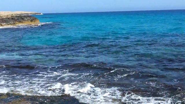 Рыбаки у побережья отеля Aktea Beach Village. смотреть онлайн