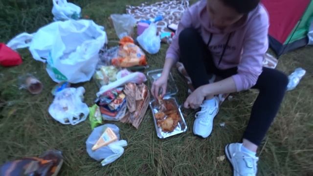 24 ЧАСА С ДЕВУШКОЙ В ПАЛАТКЕ НА РЫБАЛКЕ ! ГОТОВИМ ШАУРМУ НА КОСТРЕ ! смотреть онлайн