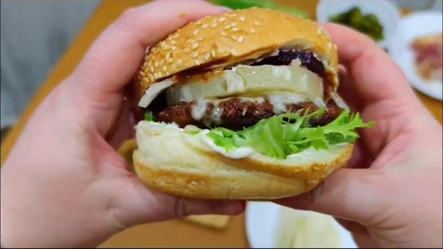 Три вида бургеров из под ножа мамы в декрете