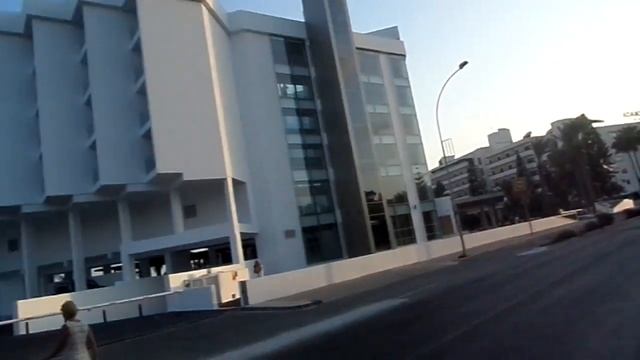 Отель Nissi Plage со стороны дороги - Кипр ! смотреть онлайн