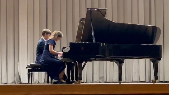 1. Э. Григ "Плач Ингрид"2. Б. Печерский "Тарантелла", 21.04.2025 смотреть онлайн