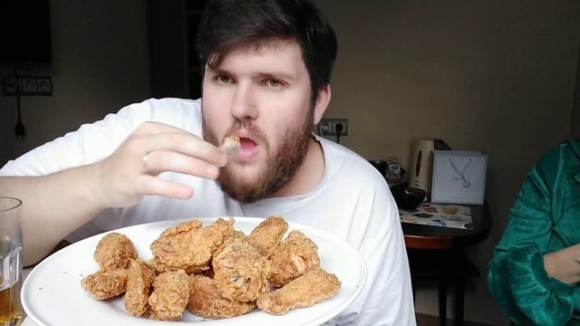 Мукбанг крылья KFC и шоколадный конфликт смотреть онлайн