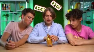 Мамикс  пробует ШОКОЛАДКИ С КАССЫ В ДРУГОЙ СТРАНЕ!