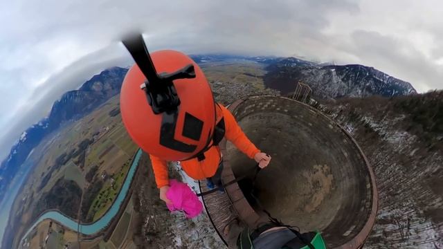 CRAZY BASE JUMP// CHIMNEY // INTENSE CLIMB смотреть онлайн