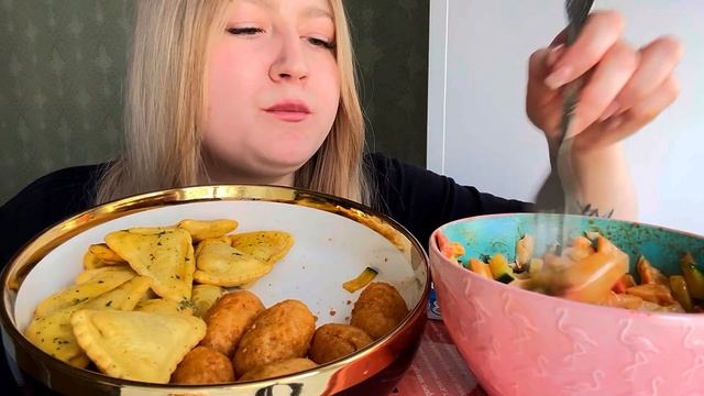 Мукбанг / Чебупицца, Хотстеры 🍕🍱 / Про ДР 🎉 И вообще обо всем по немногу 🙂↕️