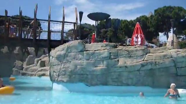 АКВАПАРК "ТРОЯ" смотреть онлайн