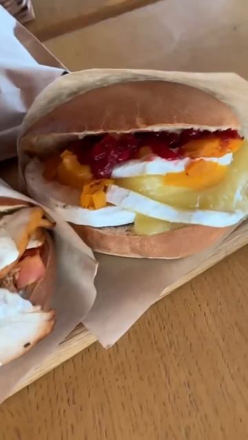 Завтрак в калачной Марк и Лев смотреть онлайн