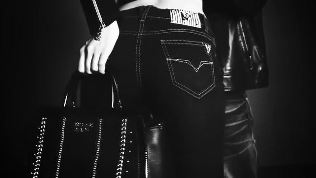 Sasha Luss Versace Jeans смотреть онлайн