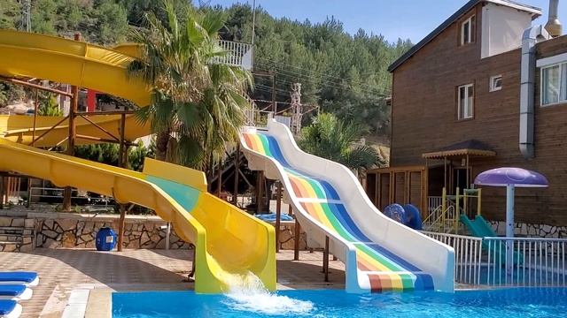 В Турции катаемся на водных горках. смотреть онлайн