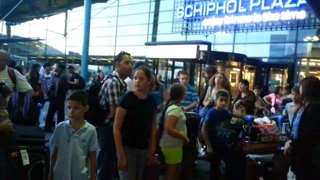 Аэропорт в Амстердаме смотреть онлайн