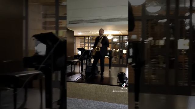 Отель Риксос Алматы, прекрасное соло саксафониста смотреть онлайн