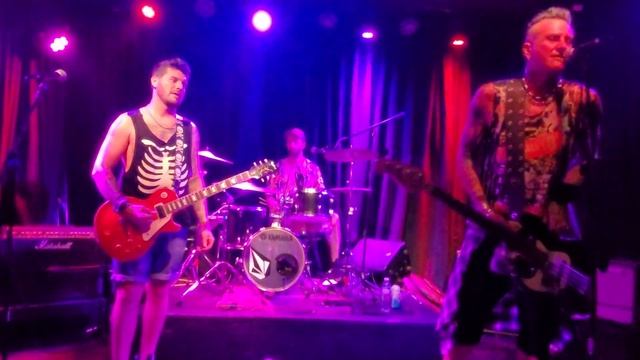 Niño & The Punkis "El Hada verde" Strummer 26/11/23 смотреть онлайн