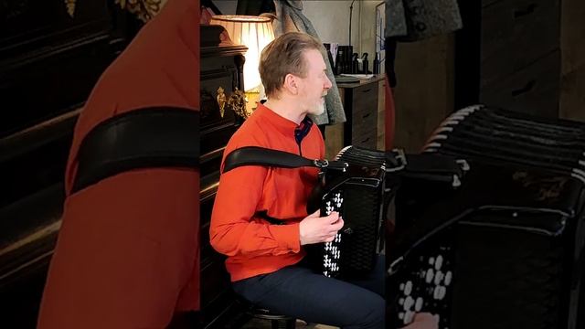 Песня про зайцев из к/ф Бриллиантовая рука смотреть онлайн