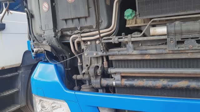 Стук под кабиной справа MAN TGX, TGA, TGS смотреть онлайн
