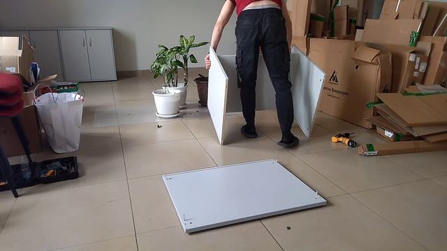 Сборка офисной тумбы под орг-технику смотреть онлайн