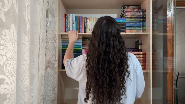 МОИ КНИЖНЫЕ ПОЛКИ 📚🔥 реорганизация книжного шкафа | 200+ книг в библиотеке смотреть онлайн