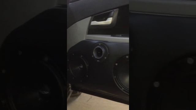 Автозвук ,установили не дорогой но громкий фронт. Лада Приора смотреть онлайн
