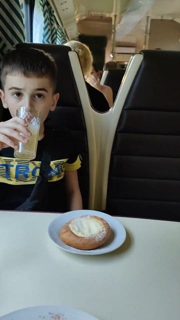 в вагоне-ресторане смотреть онлайн