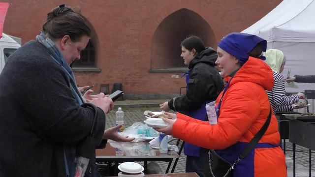 Санкт-Петербургский Праздник корюшки на Петропавловской крепости смотреть онлайн