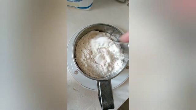 Пирог. 20мунотто даяр кылабыз,коз ачып жумганча жасалат, даамы эми укмуш смотреть онлайн