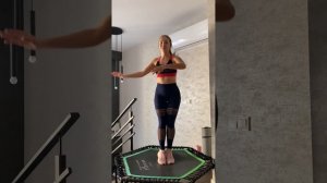 Джампинг для начинающих. Фитнес на мини батутах базовый уровень