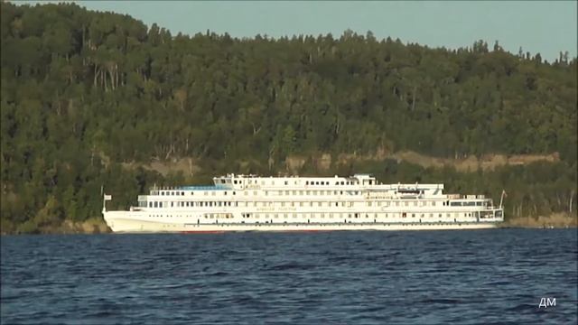 Теплоход Алексей Толстой в районе Сенгилея 17 07 2020г смотреть онлайн