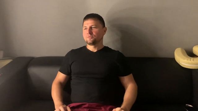Заскочил к другу на массаж смотреть онлайн