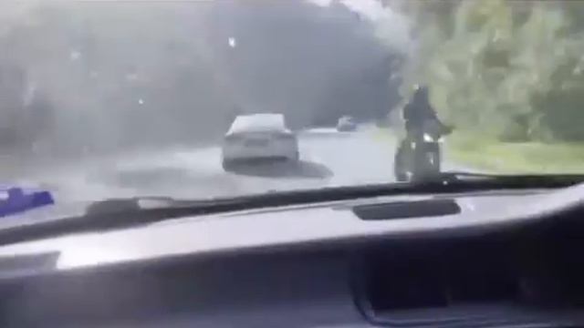 AUDI A7 DANGEROUS DRIVING VS GTR35 VS TRPE R AT ULU YAM смотреть онлайн